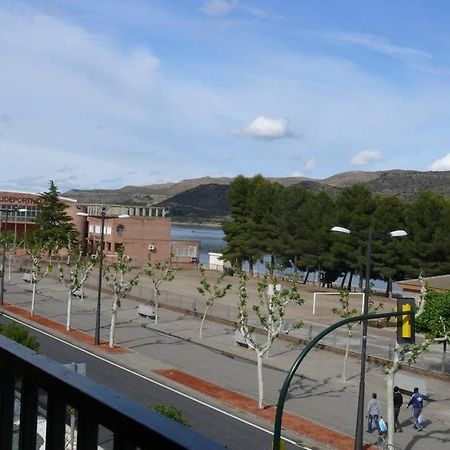 Hostal Rodes Mequinenza Dış mekan fotoğraf