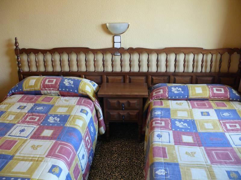 Hostal Rodes Mequinenza Oda fotoğraf